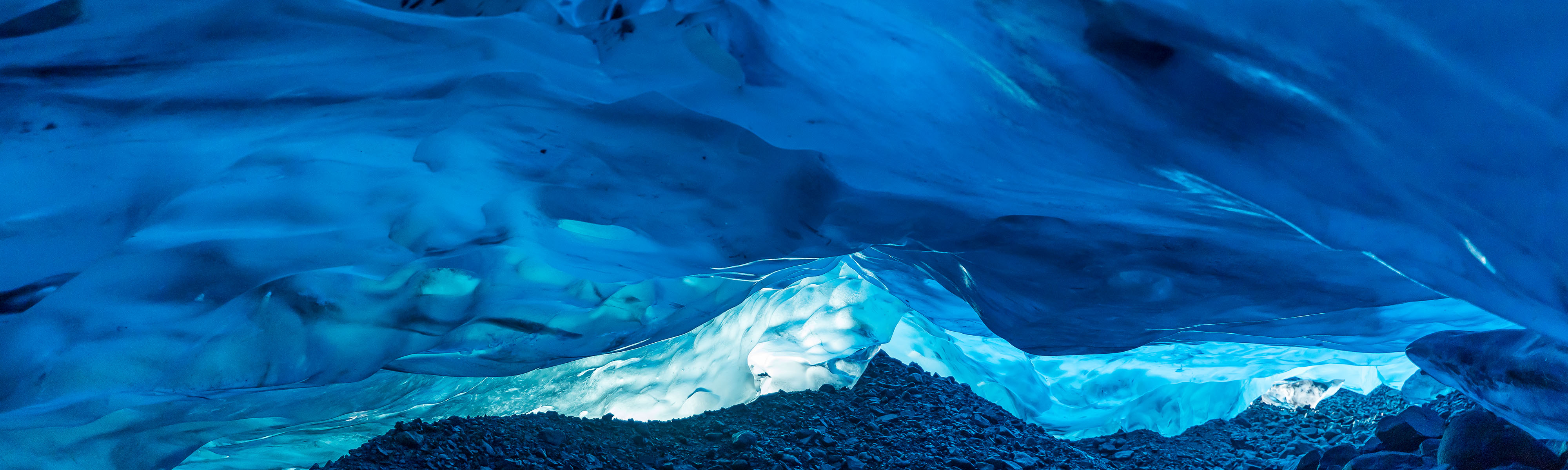 Sliderbild Ice cave Island
